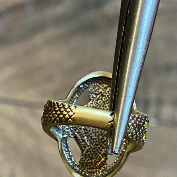 GORGEOUS Off Park Turquoise And Crystal Ring - Picture 7 of 10